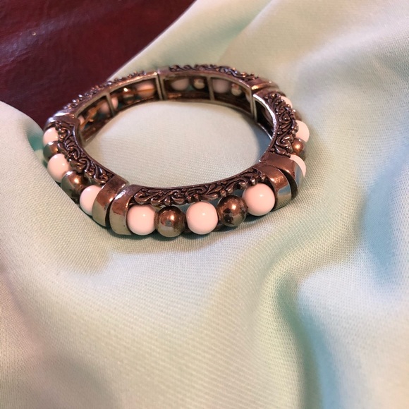 Lot of 4 pieces-2 bracelets & 2 pairs of earrings - Picture 11 of 13